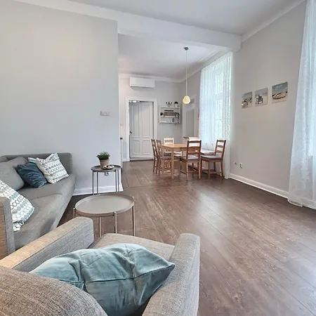Home3city Kameralny דירה